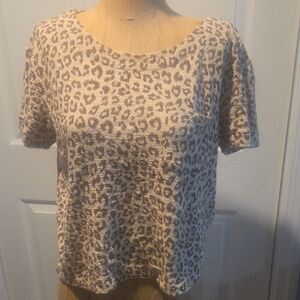 GAP Animal Print Short Sleeve Top